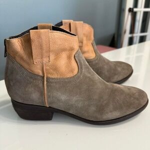 Steve Madden Grey and tan suede ankle boots with a western‎ twist 8.5